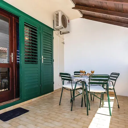 Vakantiehuis Four-bedroom In *