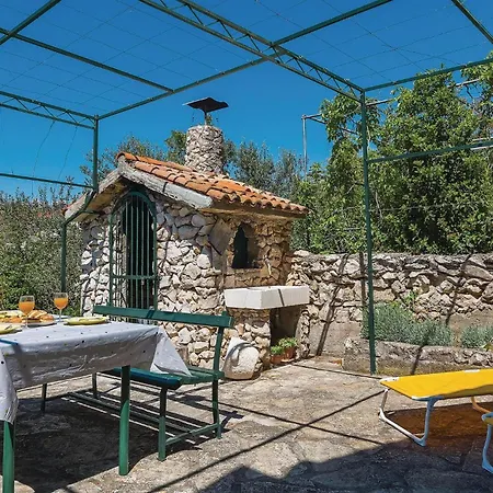 Hébergement de vacances Four-bedroom In