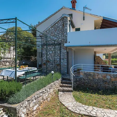 Vakantiehuis Four-bedroom In Zaboric