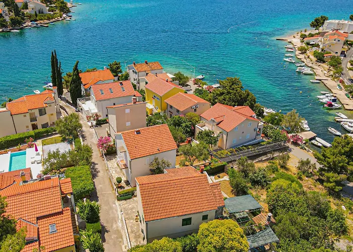 Four-bedroom In Vakantiehuis *