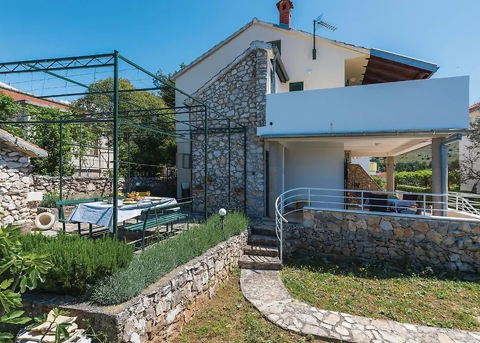 Vakantiehuis Four-bedroom In Zaboric